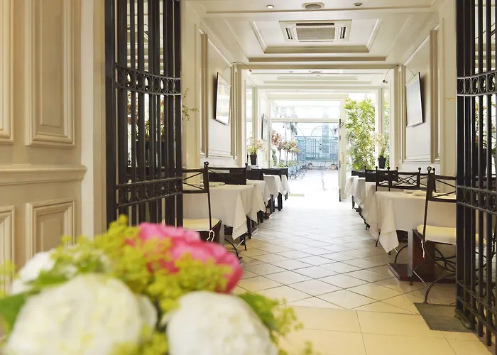 Hotel Suites Unic Renoir Saint-Germain Paris